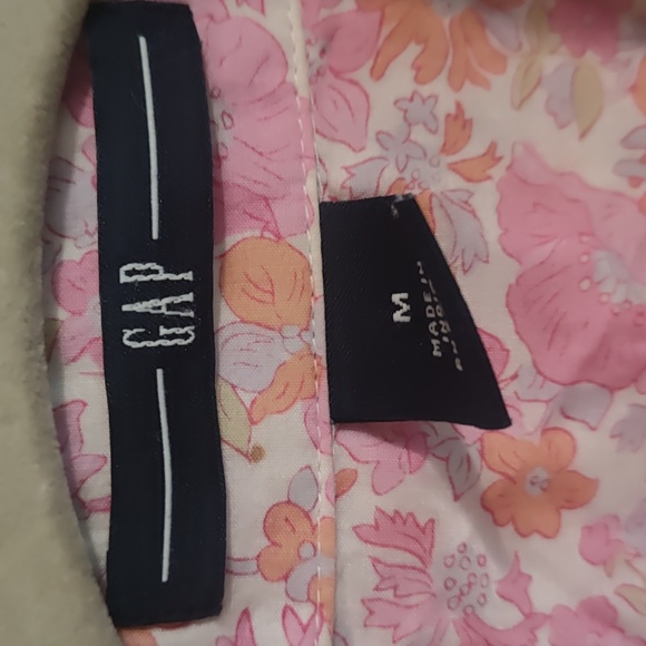 Gap button down blouse size medium - Picture 3 of 9